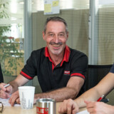 Wir stehen unseren Kunden von A-Z zur Seite. heule-konstruktion-entgratwerkzeuge-sitzung